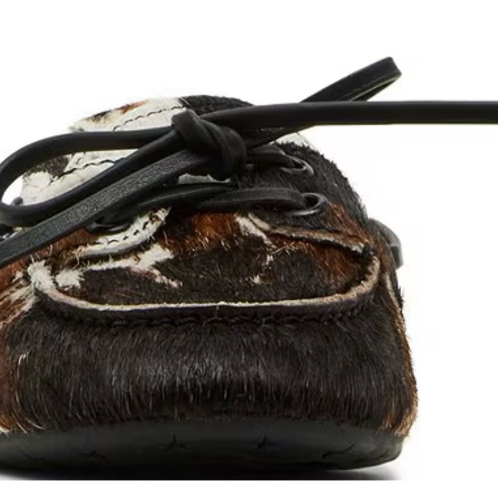 Women’s Cowhide Driving Moccasins in Brown & White - Picture 4 of 16